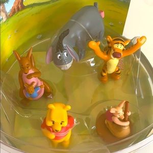 NWT! Disney’s Winnie the Pooh figurine pla…